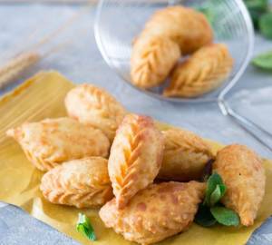 Chicken cheese fried momos [6 pieces]