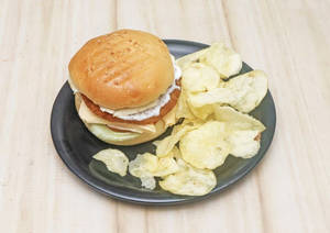 Vegetable Burger With Chips