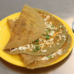 Mungdal Paneer Chilla