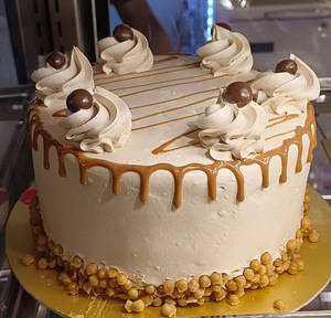 Caramel Butter Scotch Log Cake 800g