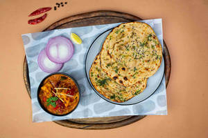 Kadhai Paneer With Lachha Paratha(2pcs)