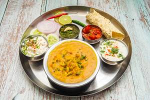 Special Dal Khichadi Bowl (650Ml)