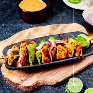 Chicken Tikka Tangy Tomato Shawarma