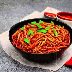 Chi. Red Cook Noodles