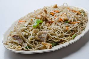 Chicken and prawn noodles