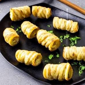 Potato Rolled in Cheese Garlic
