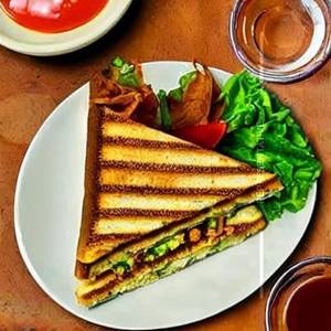 Masala Omelete Sandwich