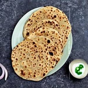 Aloo Mirchi Pyaz Tawa Paratha