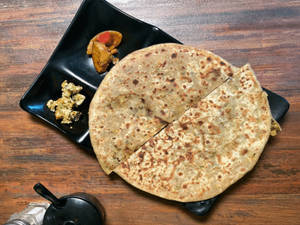 Aloo Pyaz Paratha