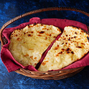 Naan-e-paneer