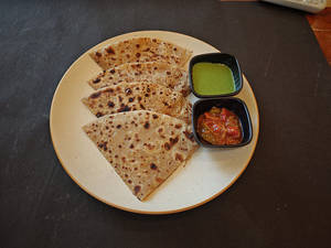 Aloo Pyaaz Paratha