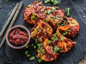 Masala paneer tossed momos [6 pieces]