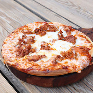 Cheesy Chicken Pizza