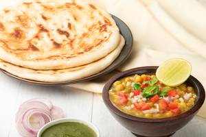 Baked Kulche  with Matar (2 Pcs)