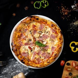Smoked Ham, Pepperoni and Mushroom with Bulls Eye Egg