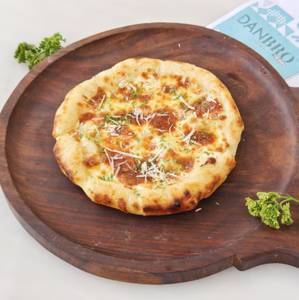 Quattro Formaggi Neapolitan Pizza (10)
