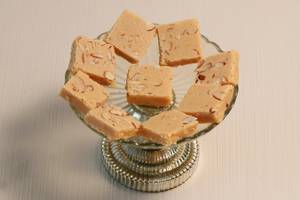 Burfi Premium Pista Box