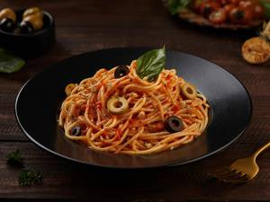 Al Pomodoro With Basil Spaghetti Pasta