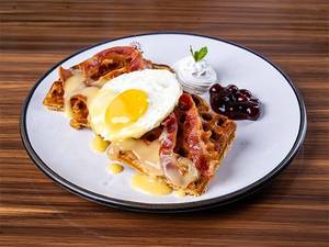 Fried Egg, Bacon & Hollandaise Waffles