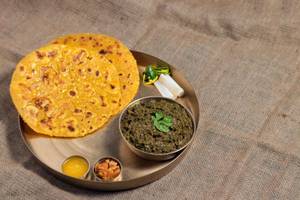 Sarson Da Saag Makai Di Roti