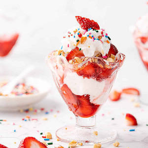 Strawberry  Vanilla Fusion Sundae