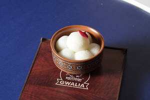 Rasgulla.