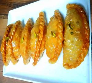 Gujiya -Desi Ghee Wali (500 Gms)      