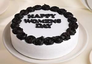 Creamy Chocolate Vanilla Cake spl