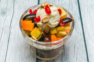 Fruit Salad With Ice Cream
