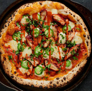 Butter chicken gravy pizza