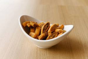 Cheese Bhakarwadi [250 Grams]
