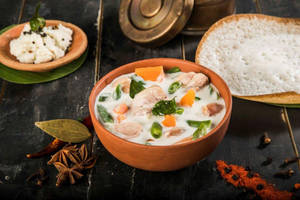 Chicken Stew + 2 Appam