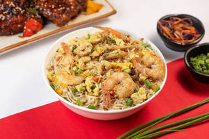 Mixed Burnt Garlic Fried Rice (serves 1-2)