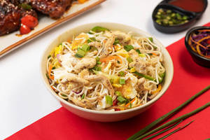 Chicken Wok Tossed Hakka Noodles (serves 1-2)