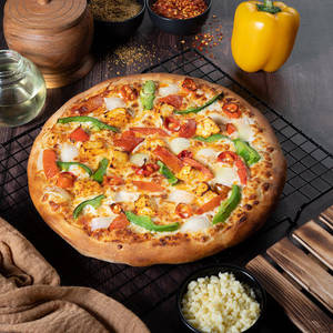 Makhni Tadka Pizza