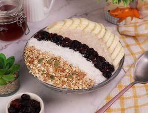 Coconut Berry Oatmeal Bowl