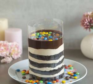 M & M’s Chocolate Pull Me Up Cake (Eggless)