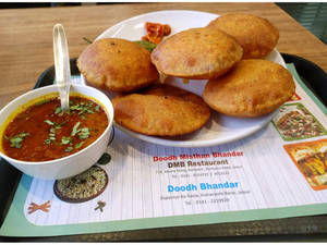 Bedmi/bedwa Puri & Aloo Sabji