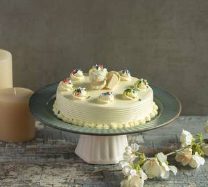 Vanilla Cream Cake (Eggless)