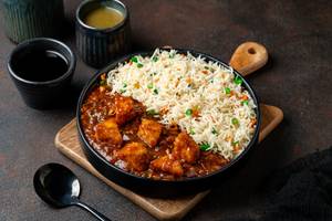 Veg Fried Rice With Paneer Manchurian Gravy