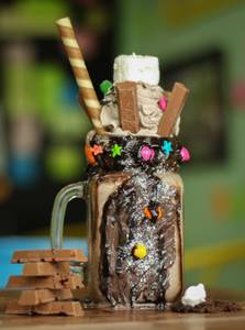 Kit-Kat Shake With Ice Cream 