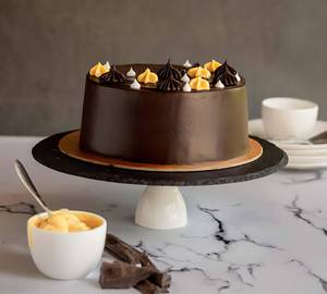 Boston Cream Chocolate Cake