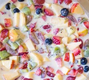 Fresh Fruit Salad With creamy Custard(500Ml)