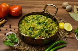 Palak Lasooni Khichdi