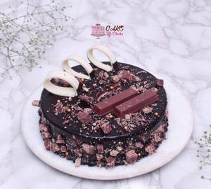 Crunchy Kitkat Cake