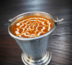 Kaali Dal Makhanwaali