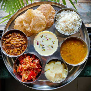 Rajwadi Thali With Sweet