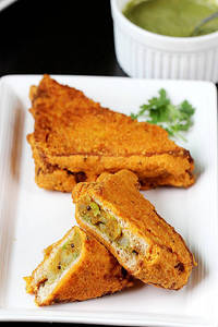 Bread Pakoda 1 Pcs