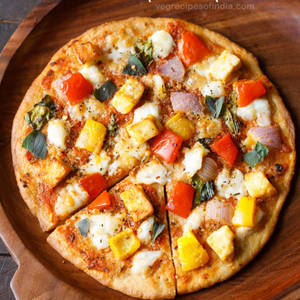Tandoori Paneer Pizza