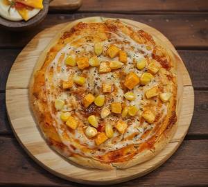 Paneer corn jalapeno and cheese pizza
